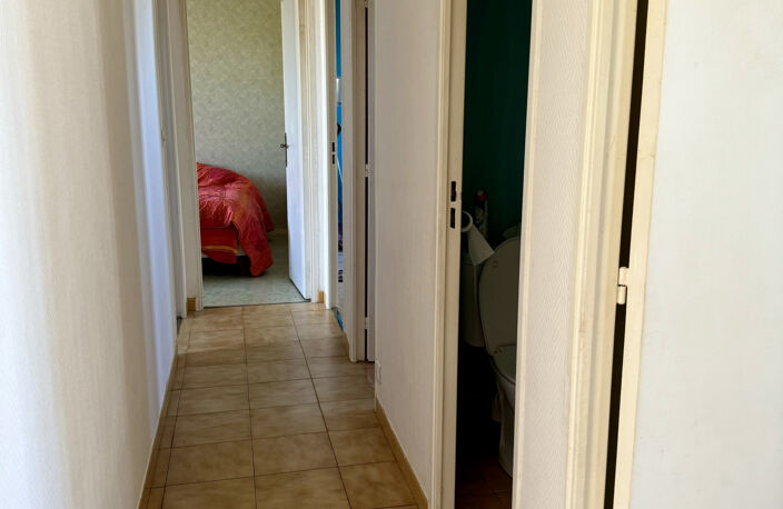 PROCHE GARE ET COMMERCES, COMBLES AMENAGEABLES, 3 CHAMBRES, — photo 3