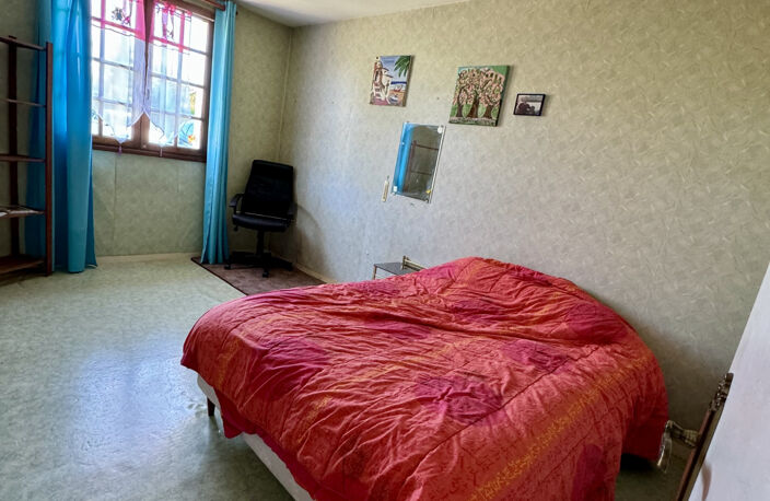 PROCHE GARE ET COMMERCES, COMBLES AMENAGEABLES, 3 CHAMBRES, — photo 5