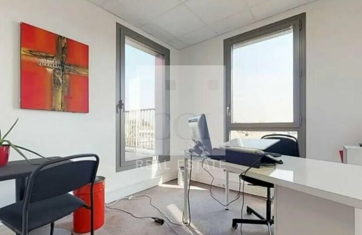 BUREAUX à LOUER — photo 2