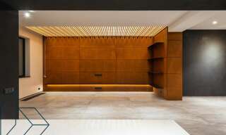 Commerce  2000 m² à louer à Vannes (56000)