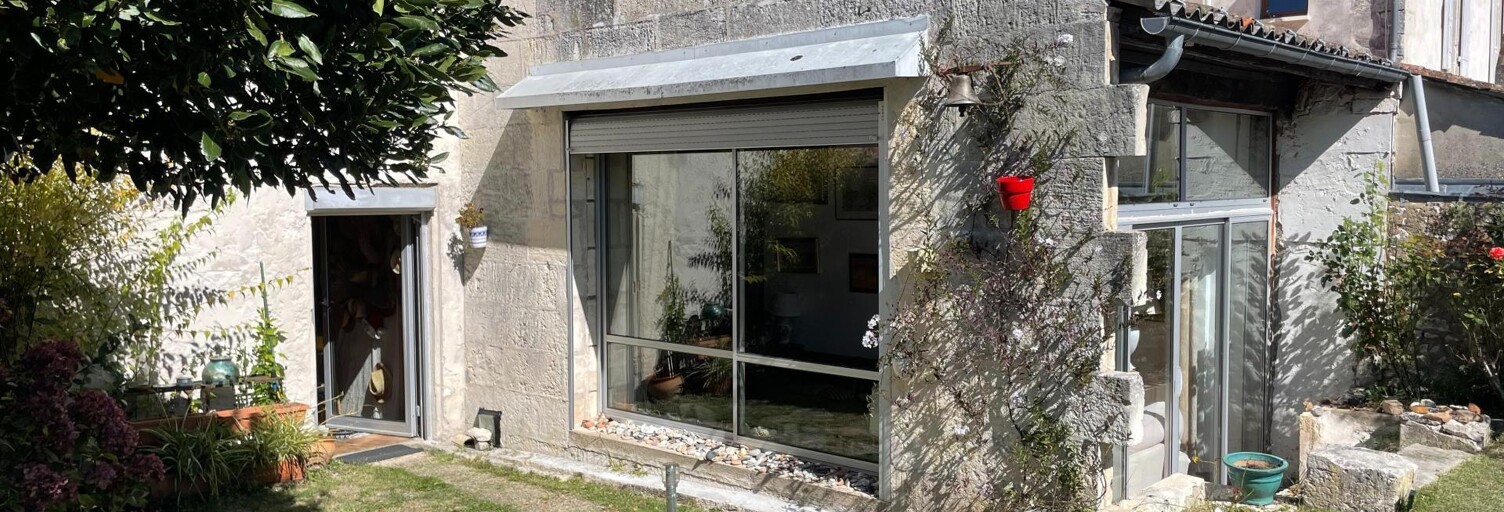 Maison 9 Pièces 321 m² à vendre à Mortagne-sur-Gironde (17120)