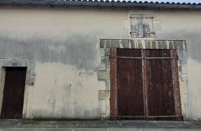 garage  pièces 180 m2 à vendre à Saint-Jean-d'Angély (17400)