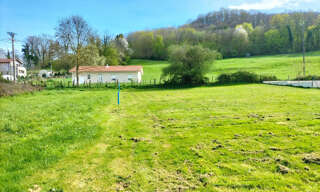 Terrain  761 m² à vendre à Nivolas-Vermelle (38300)