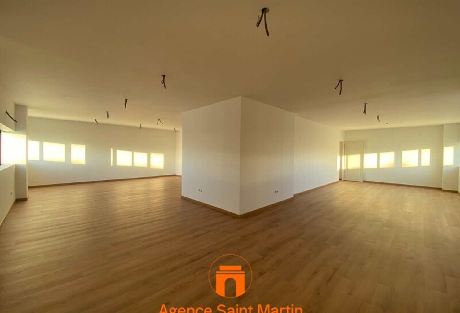 Local Commercial — photo 1
