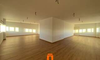 Commerce 2 Pièces 101 m² à louer à Montélimar (26200)