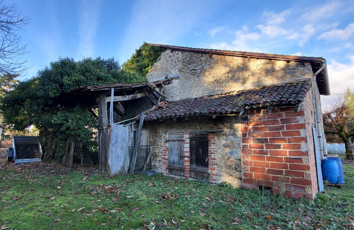 Ensemble en pierre à rénover d'une surface totale de 222 M2 — photo 3