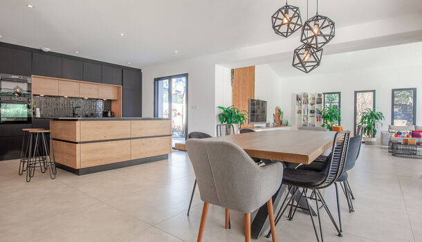 Villa / Maison 7 pièces  à vendre Ventabren 13122