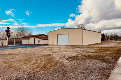 Local industriel  468000 €