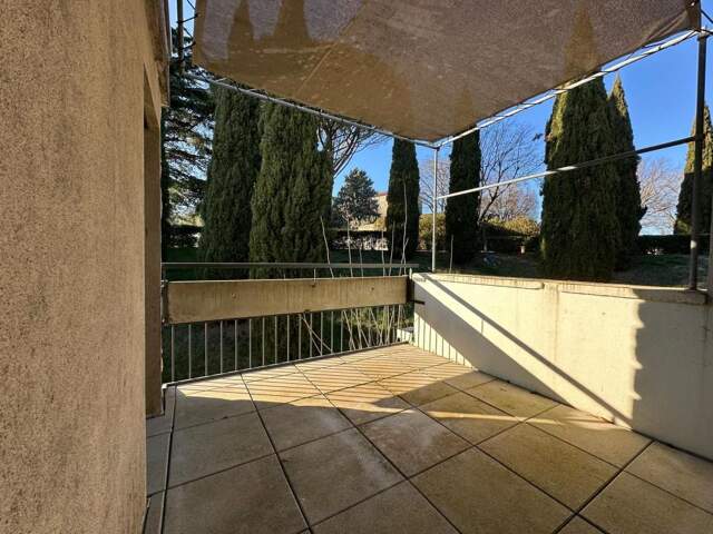 Appartement À Vendre — photo du bien