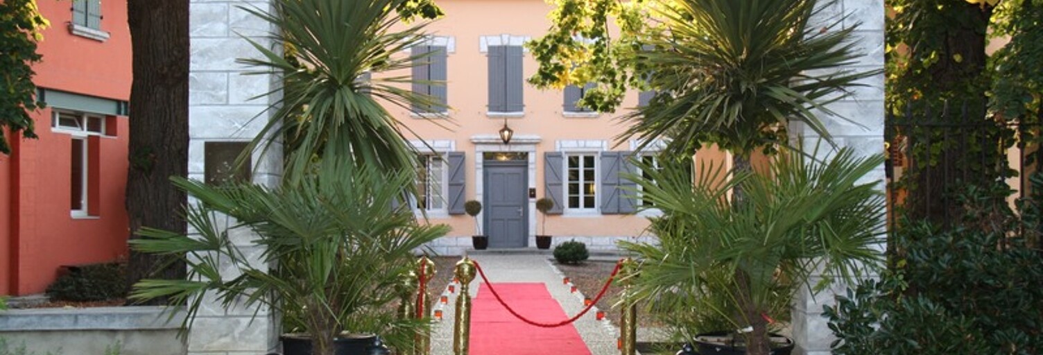 Local industriel 12 Pièces 1051 m² à vendre à Séméac (65600)