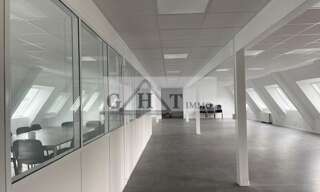 Local industriel  2425 m² à vendre à Morangis (91420)