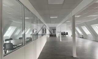 Local industriel  2425 m² à vendre à Morangis (91420)