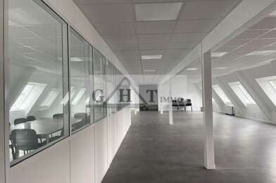 Local industriel  3180000 €