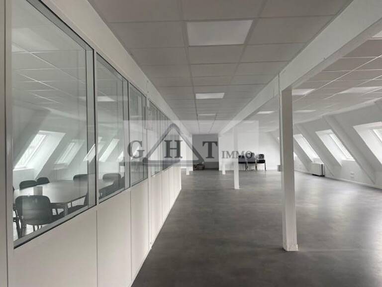 A VENDRE MORANGIS 2425M2 — photo 1