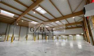 Local industriel  1636 m² à louer à Brie-Comte-Robert (77170)