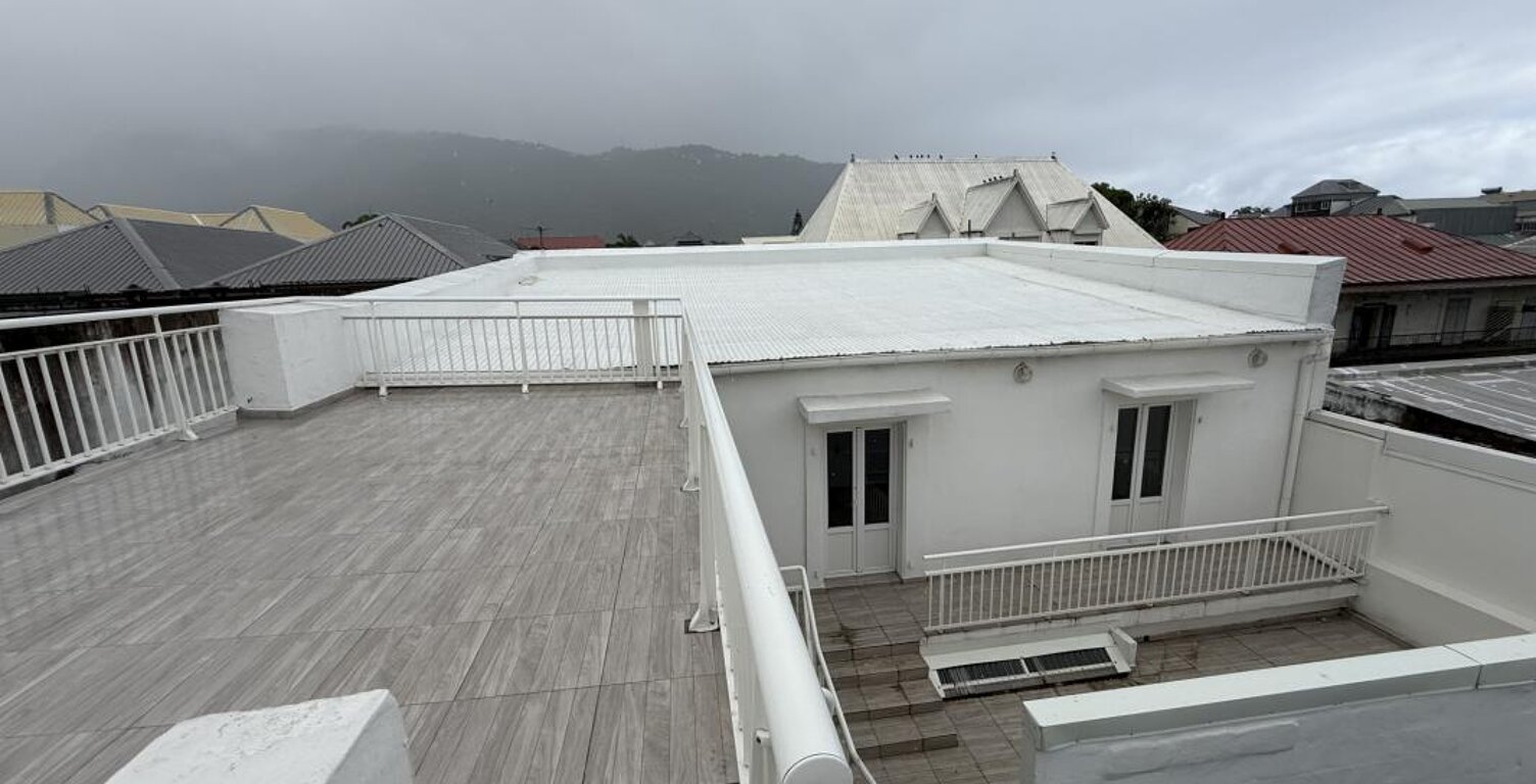 APT F5/6 de 200 m2 à Proximité de la rue piétonne Saint Deni — photo 1