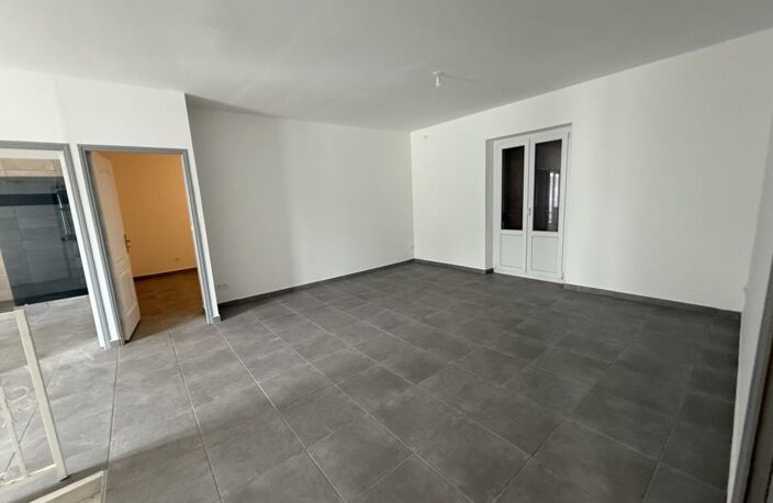 APT F5/6 de 200 m2 à Proximité de la rue piétonne Saint Deni — photo 2