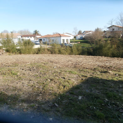 Terrain 987 m²