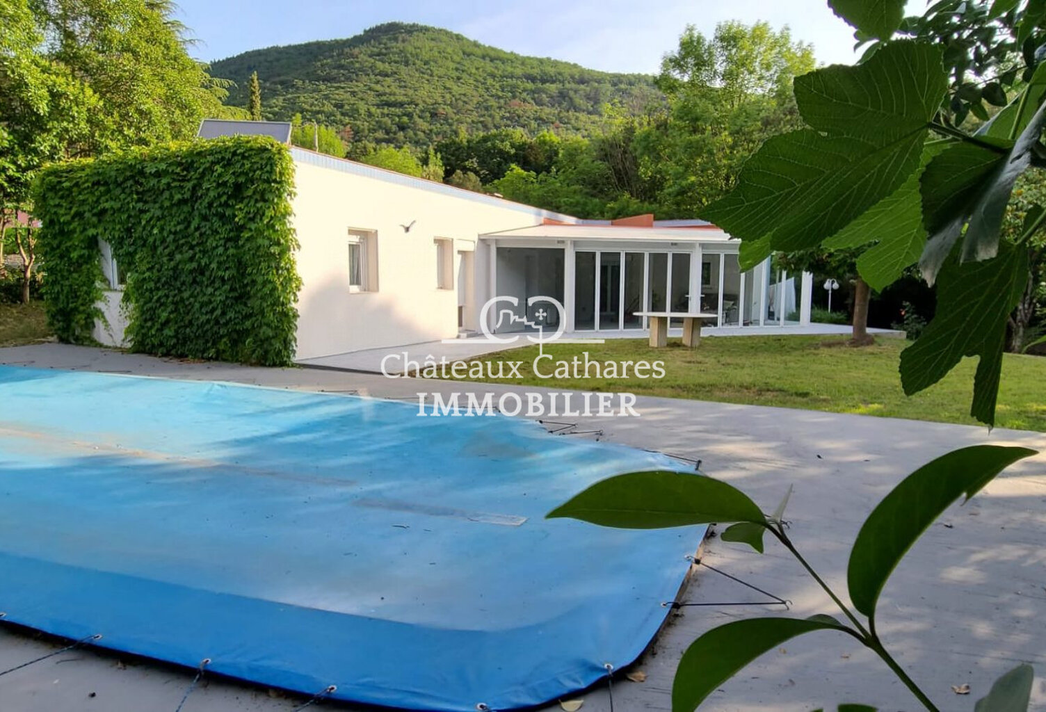 Villa rénovée de plain pied sur 1900 m² de terrain - Puilaure — photo 1