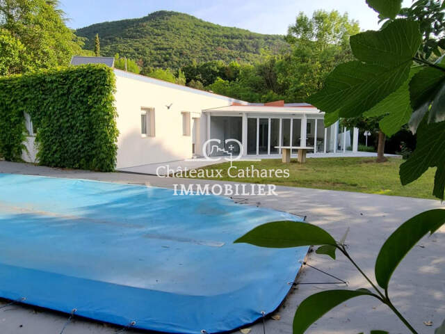 Villa rénovée de plain pied sur 1900 m² de terrain - Puilaure — photo du bien