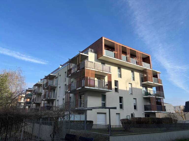 A LOUER - Appartement 2 pièces à CHARTRES avec parkings — photo 1