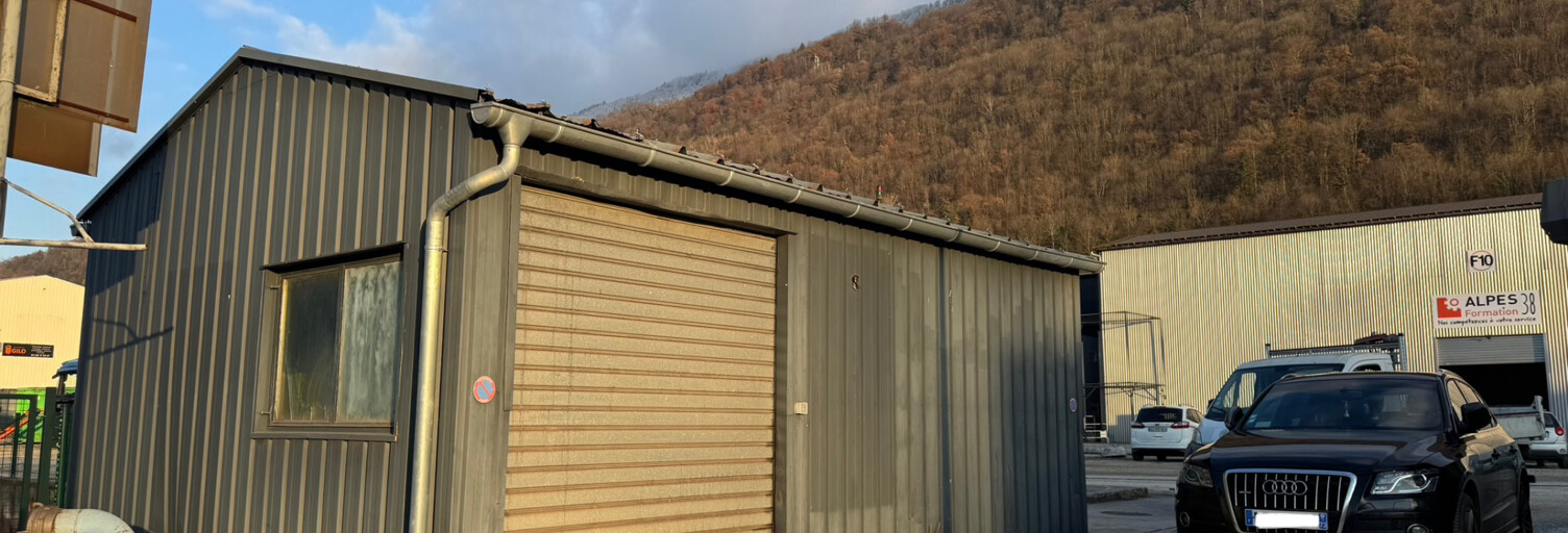 Commerce  30 m² à louer à Le Cheylas (38570)