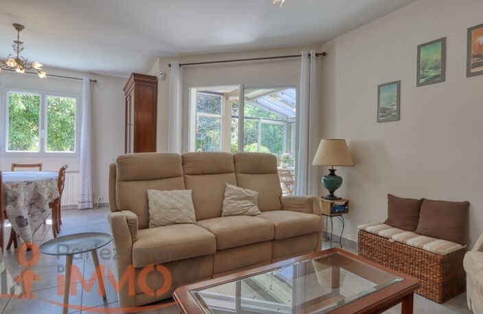 Villa — photo 2