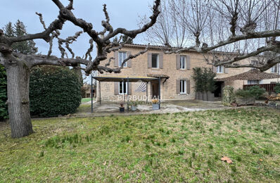 location maison 1 240 € CC /mois à proximité de Villeneuve-Lès-Avignon (30400)