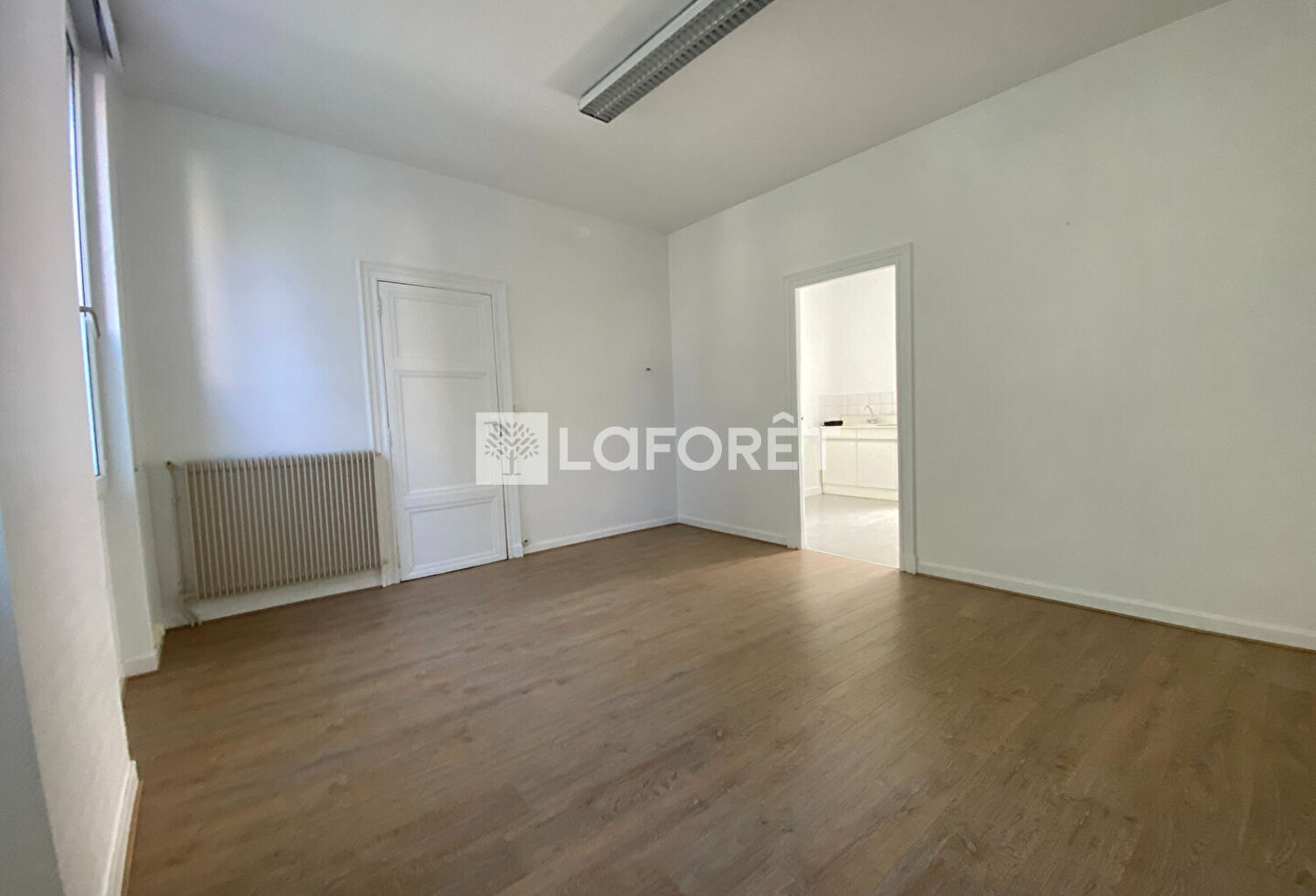 A LOUER Local professionnel AGEN JAYAN 48m² — photo 1