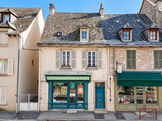 À Vendre : Maison de Ville avec Local Commercial Loué – Entraygues-sur-Truyère — photo du bien