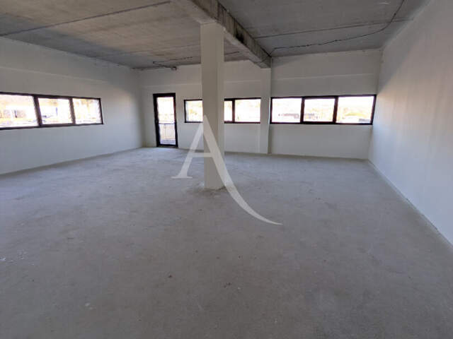Plateau à aménager d'environ 88m² — photo du bien