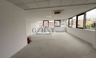 Bureau  230 m² à louer à Ivry-sur-Seine (94200)