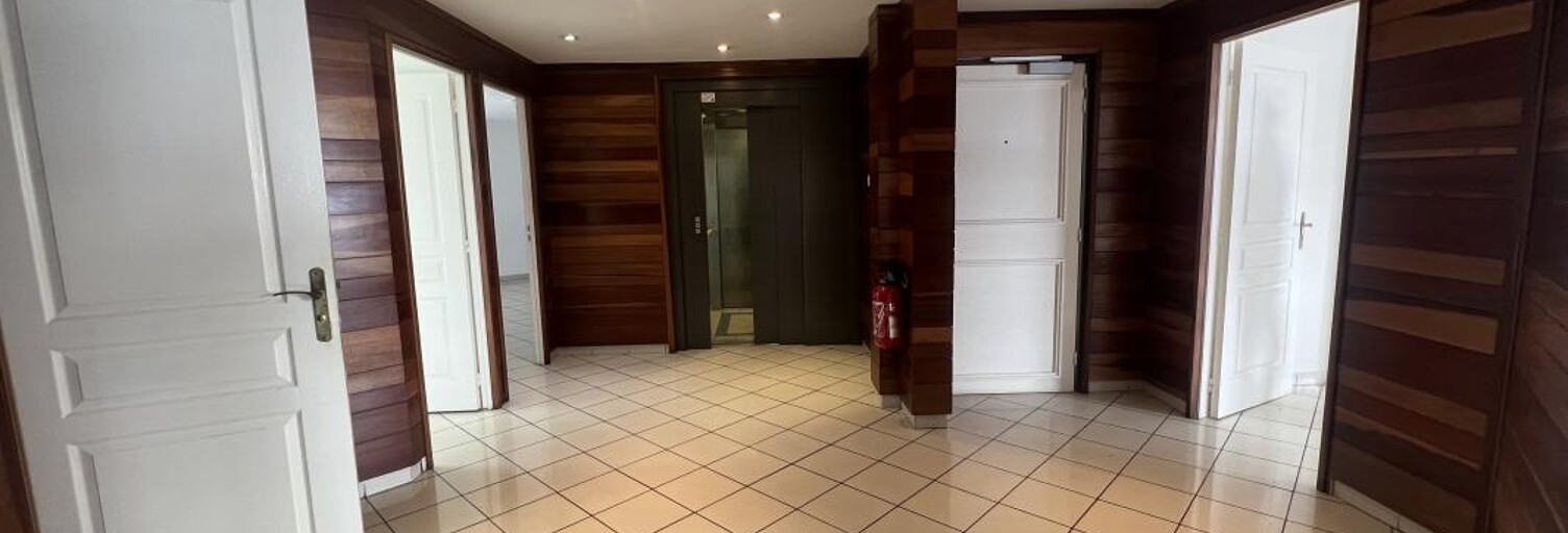 Bureau  108 m² à louer à Saint-Denis (97400)