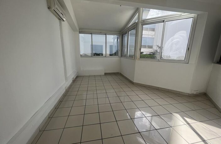 Bureaux de 108 m² en ville — photo 4