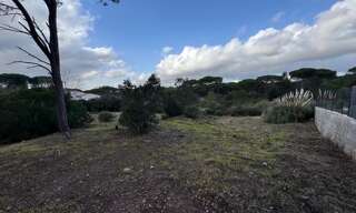 Terrain  1037 m² à vendre à Fréjus (83600)