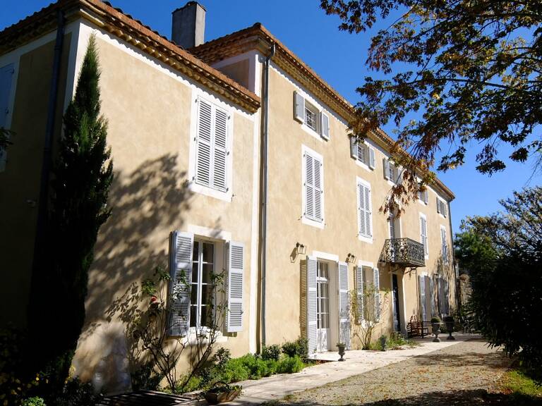 Demeure de ville et village — photo 1