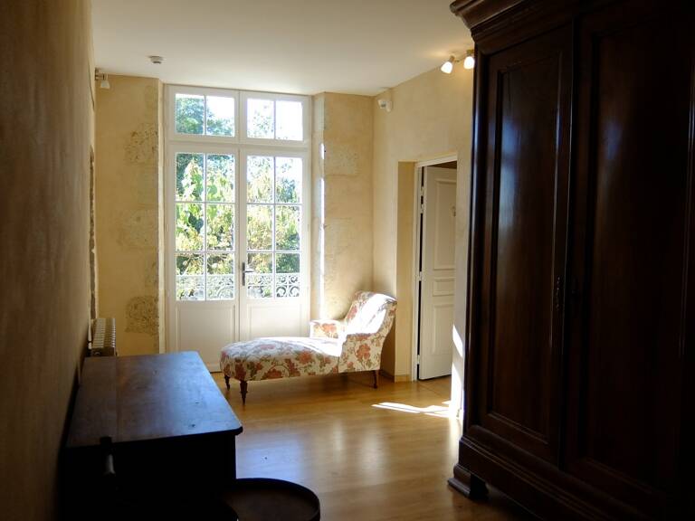 Demeure de ville et village — photo 1