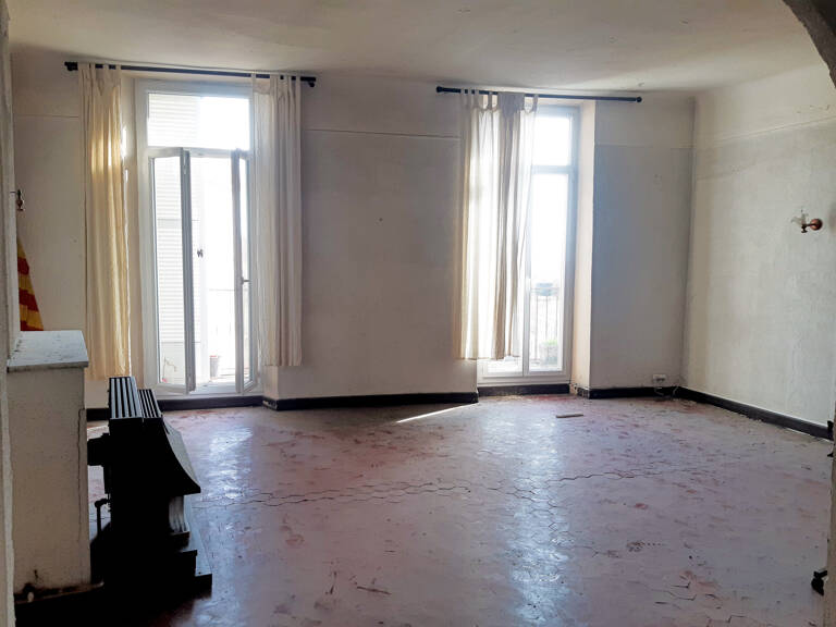 APPARTEMENT T6  CINQ CHAMBRES A RENOVER — photo 1