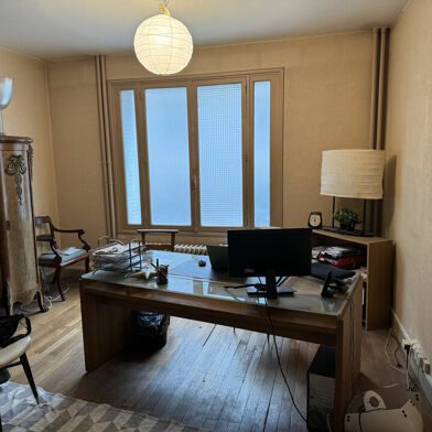Bureau  602 €