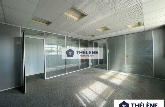 BUREAUX à LOUER — photo 2