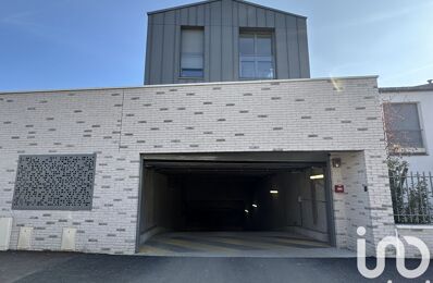 vente garage 42 000 € à proximité de La Varenne Saint-Hilaire (94210)