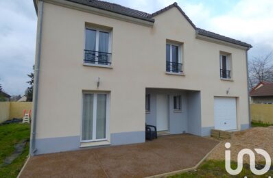 location maison 2 700 € CC /mois à proximité de Maule (78580)