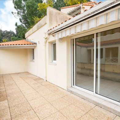 Appartement 3 pièces 243800 €