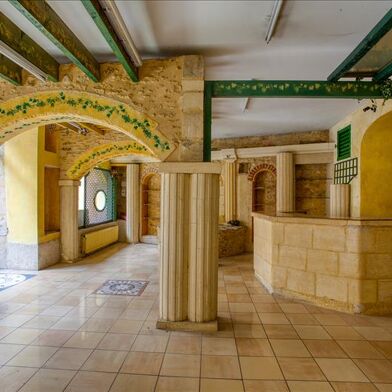 Immeuble  275600 €