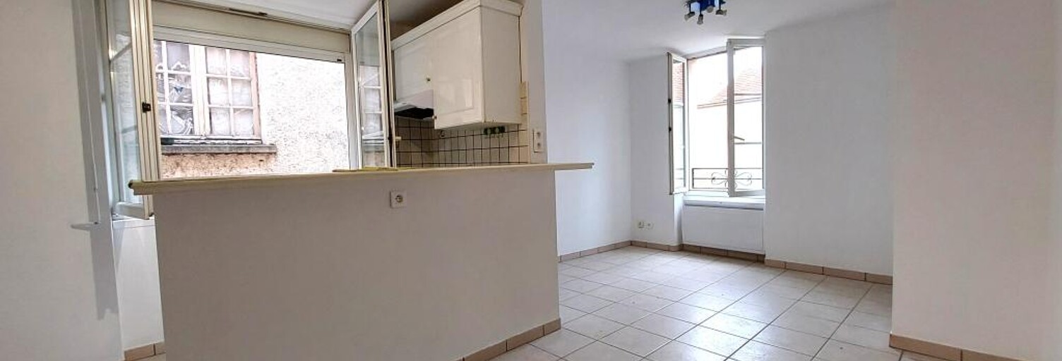 Appartement 3 Pièces 31 m² à louer à Luzech (46140)