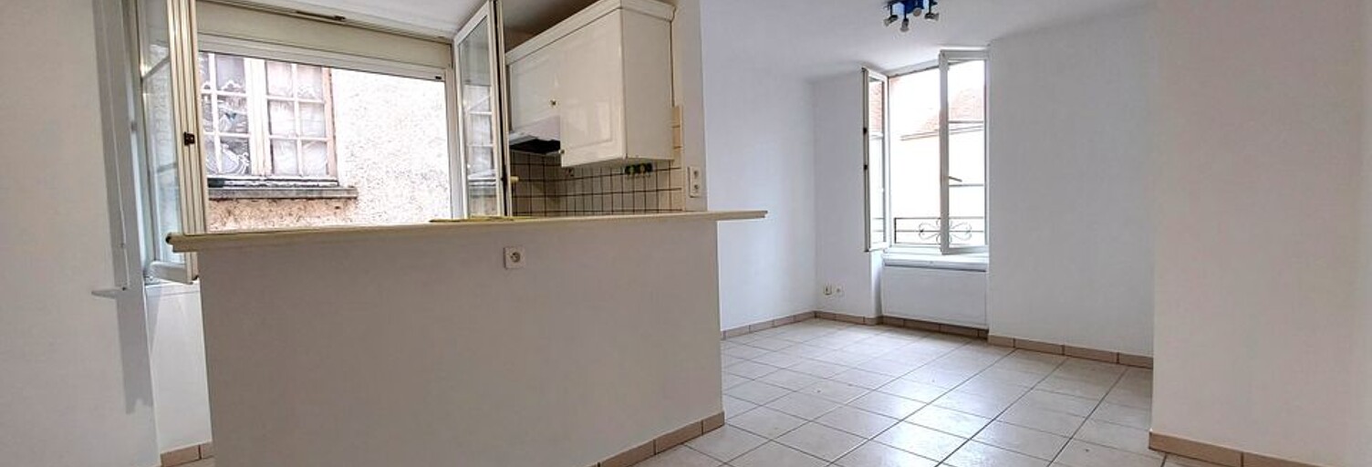 Appartement 3 Pièces 31 m² à louer à Luzech (46140)
