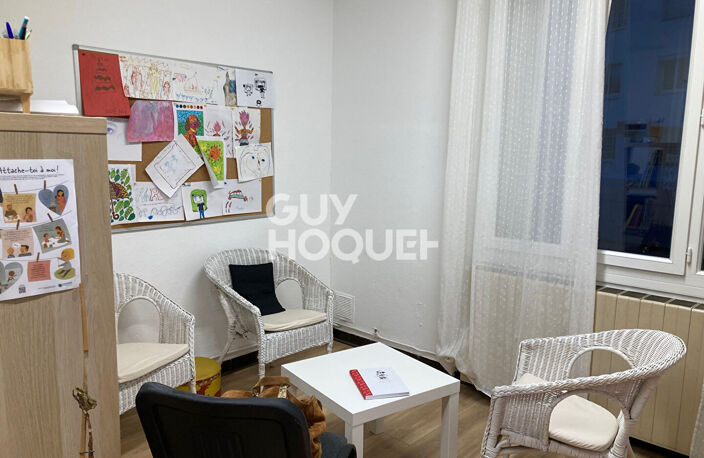 local — photo 2