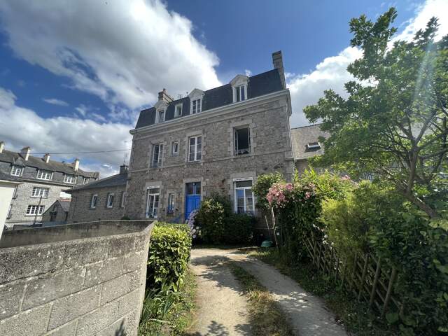 A VENDRE - SOQUET IMMOBILIER - CENTRE DE DINAN - APPARTEMENT T3 — photo du bien