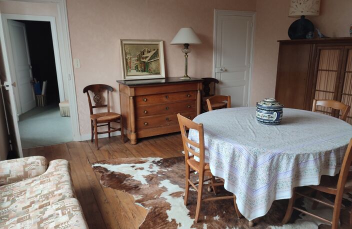 A VENDRE - SOQUET IMMOBILIER - CENTRE DE DINAN - APPARTEMENT T3 — photo 3