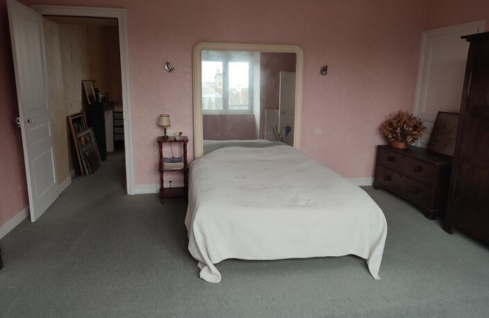 A VENDRE - SOQUET IMMOBILIER - CENTRE DE DINAN - APPARTEMENT T3 — photo 5